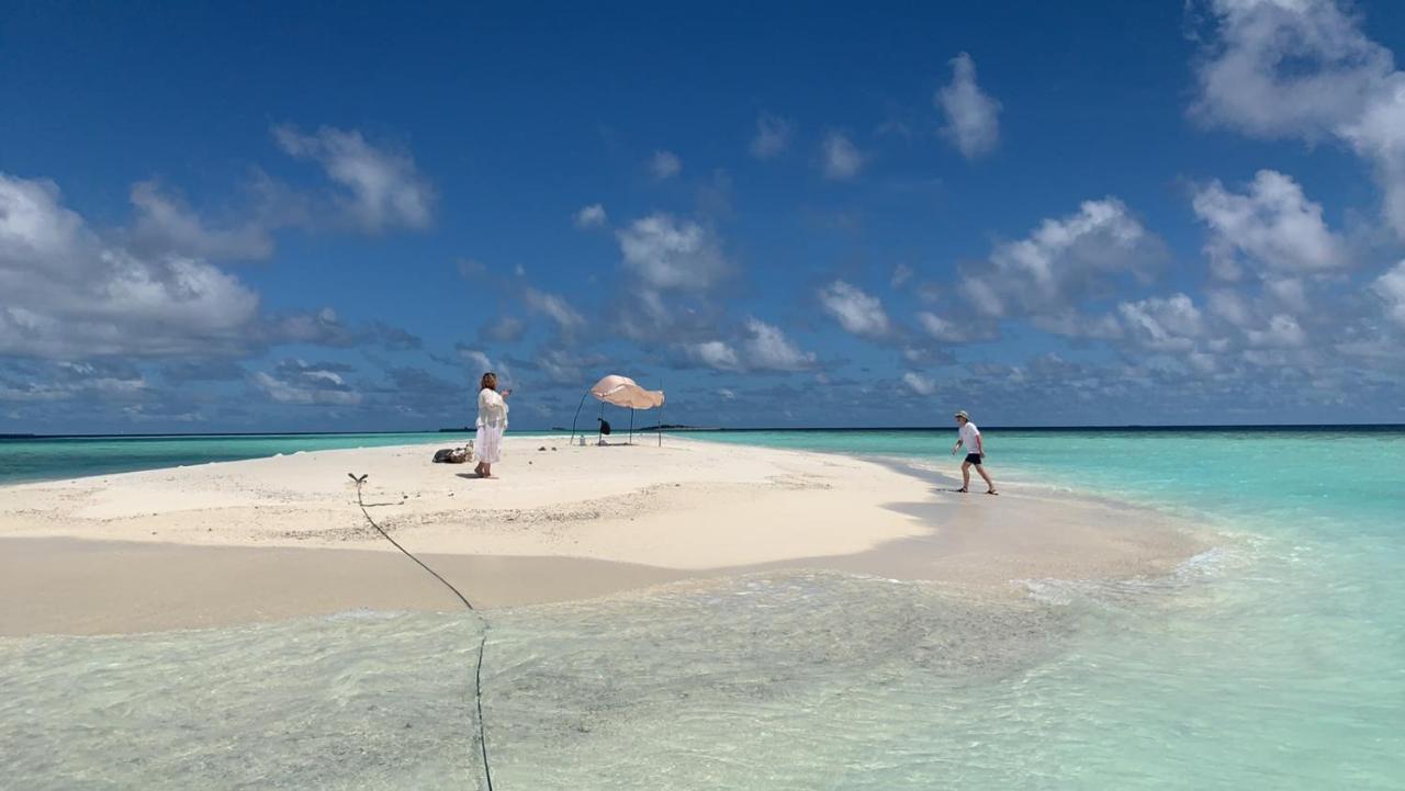 White Tern Maldives Hotel Maamigili Island Bagian luar foto
