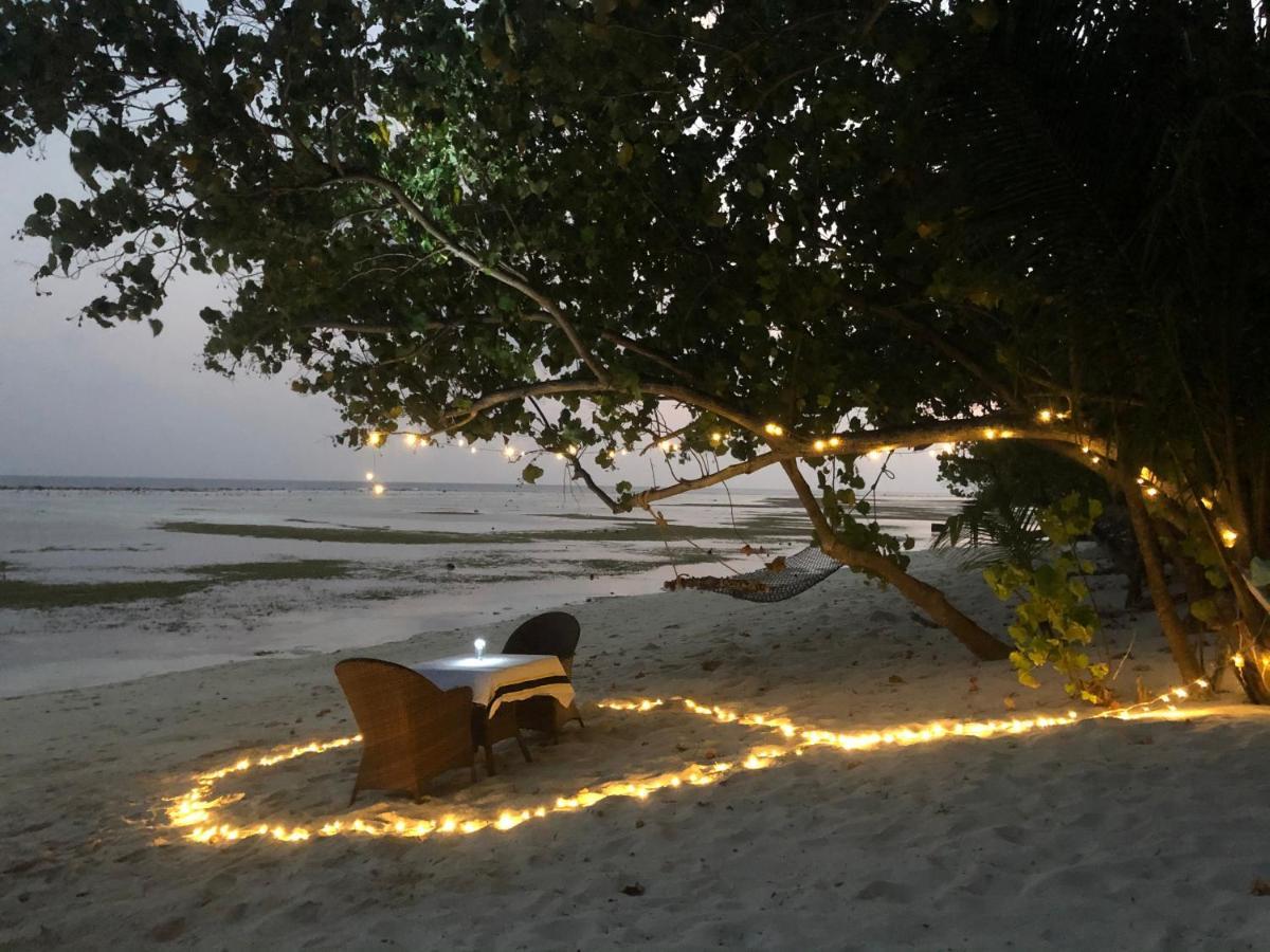 White Tern Maldives Hotel Maamigili Island Bagian luar foto