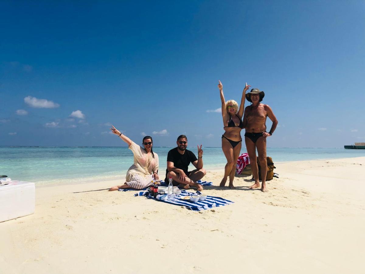 White Tern Maldives Hotel Maamigili Island Bagian luar foto