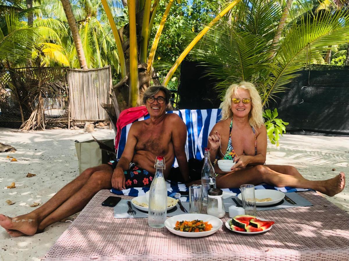 White Tern Maldives Hotel Maamigili Island Bagian luar foto